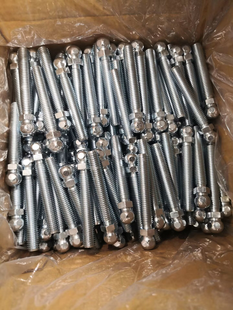 Pernos esféricos y tornillos con cabeza esférica